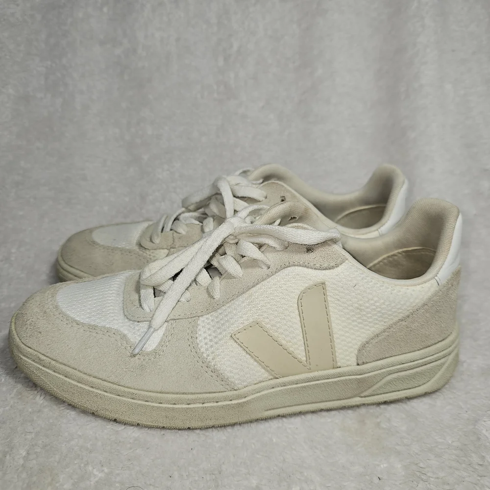 Veja V10 B-Mesh Women's Sneakers in White Natural Pierre Size 8